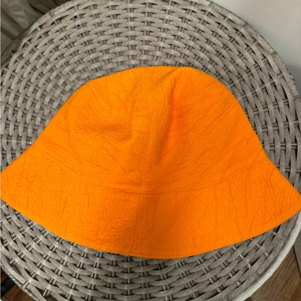 COS ORANGE BUCKET HAT